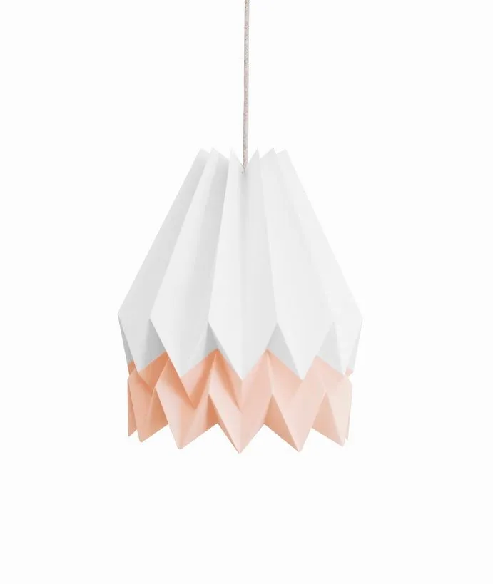 origami-colgar-techo-rosa-lampara-japonesa-decoracion-dormitorio-infantil-lineas-suaves-pastel-blanco-rosa-minimoi