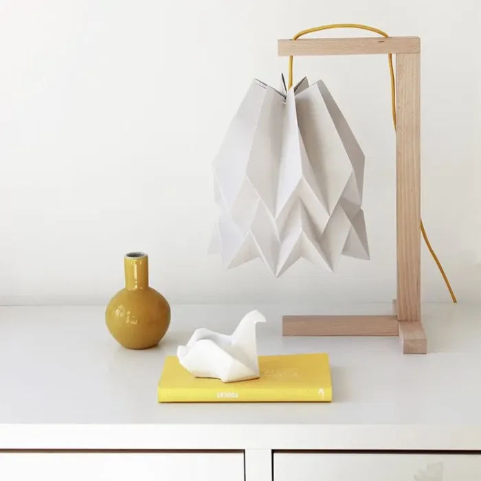 Origami-lampara-mesa-japonesa-gris-decoracion-infantil-unica-moderna-original-minimoi