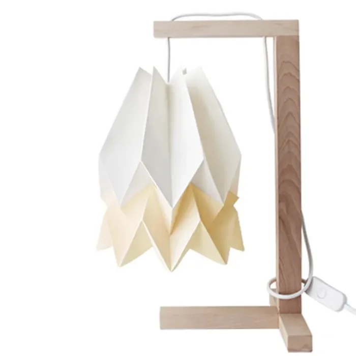 origami-lampara-mesa-papiroflexia-japonesa-decoracion-habitacion-infantil-pantalla-bicolor-blanco-amarillo-minimoi