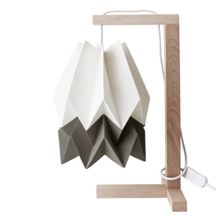 origami-lampara-mesa-papiroflexia-japonesa-geometrica-decoracion-habitacion-pantalla-bicolor-blanco-gris-oscuro-moderna-minimoi